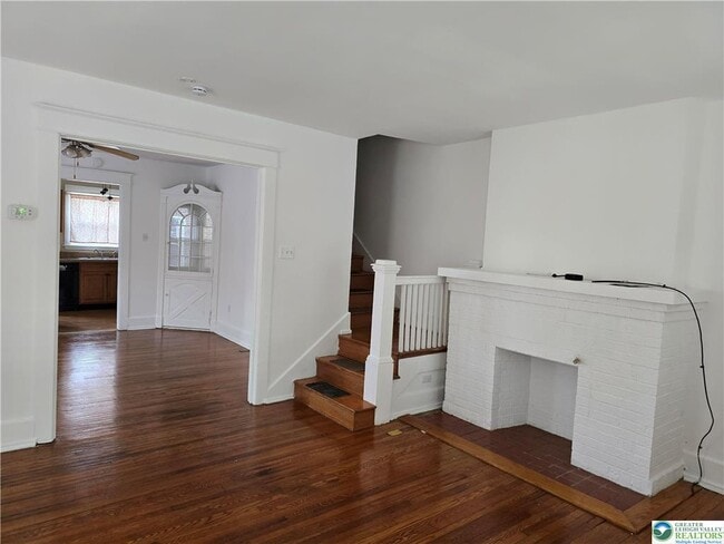 Building Photo - 937 S Poplar St