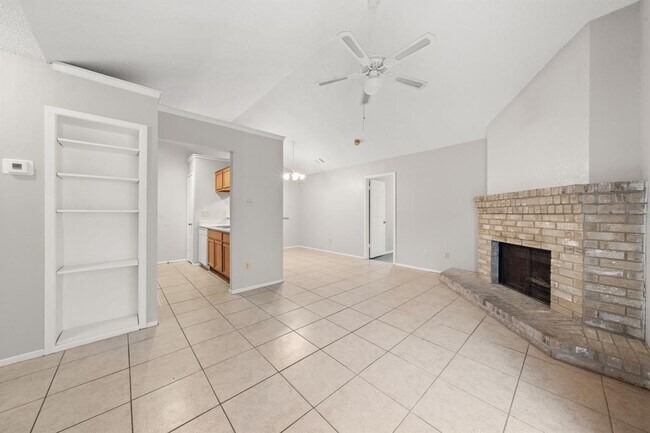 Foto del edificio - 411 Greenlawn Blvd