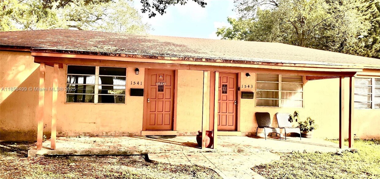 Foto principal - 1541 NE 131st Ln