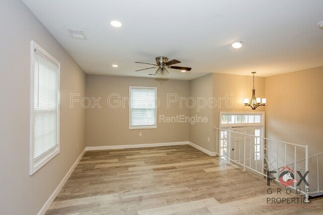 Building Photo - 5407 Venado St