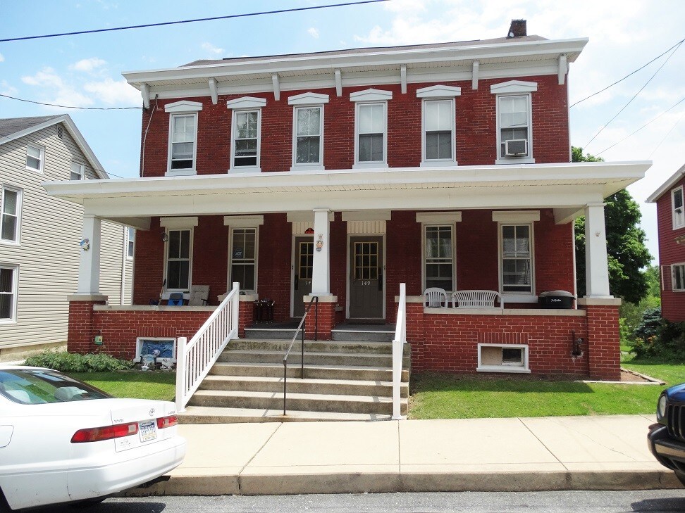 Primary Photo - 149 W Main St