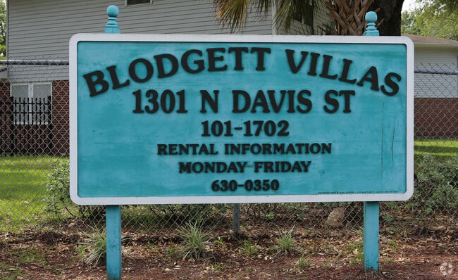 Building Photo - Blodgett Villas