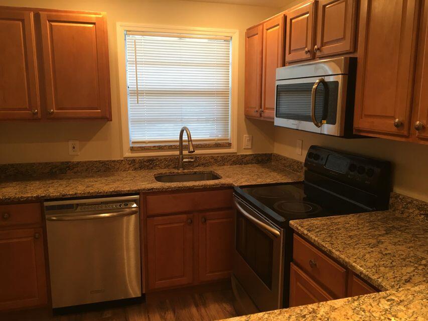Primary Photo - 1638 Embassy Dr