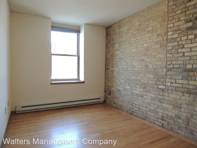 Building Photo - 328 W Broadway