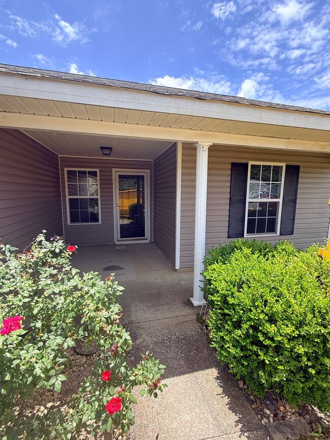 Building Photo - Renovated home in the Brookwood/Vance area