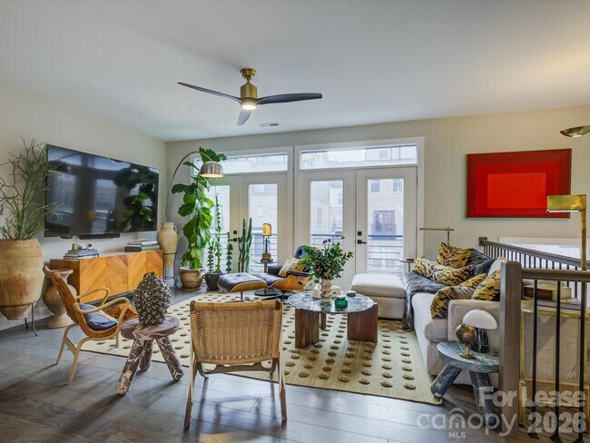 Foto del edificio - 11015 Stetler St