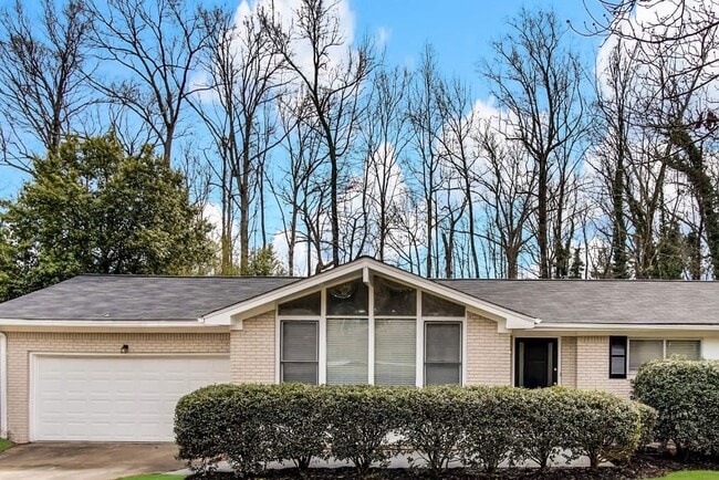 Building Photo - 4063 Elmscourt Dr