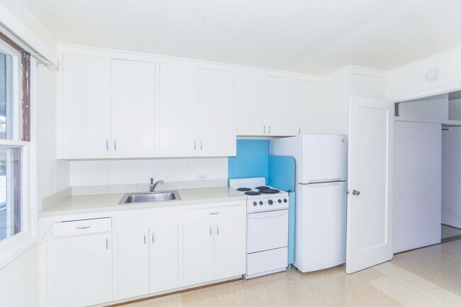 Foto del edificio - Waiola - upstairs 1 bedroom with 1 parking