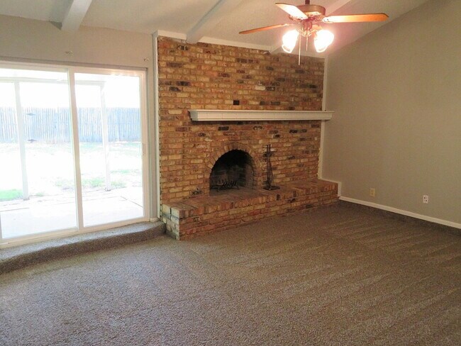 Building Photo - Unwind in spacious 3-bedroom, 2-bathroom home!