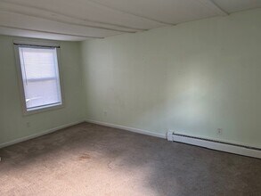 Building Photo - 445 US-7