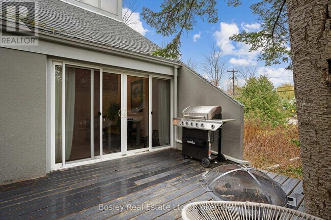 Photo du bâtiment - 101 St Moritz Crescent