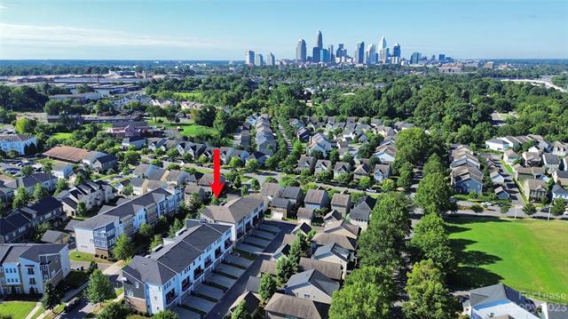 Foto del edificio - 3329 Bending Birch Pl