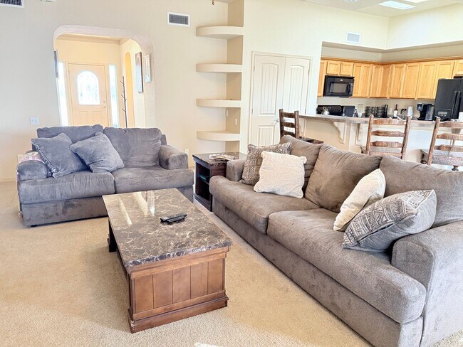 Foto del edificio - 5703 Ireland Dr