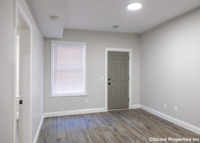Foto del edificio - 624 E 6th St
