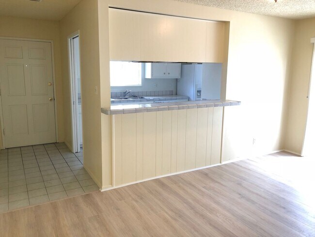 Foto del edificio - 947-949 Sand Ct