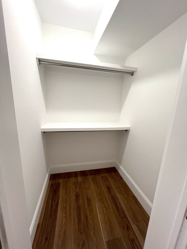 Foto del edificio - 143 E Cottage St