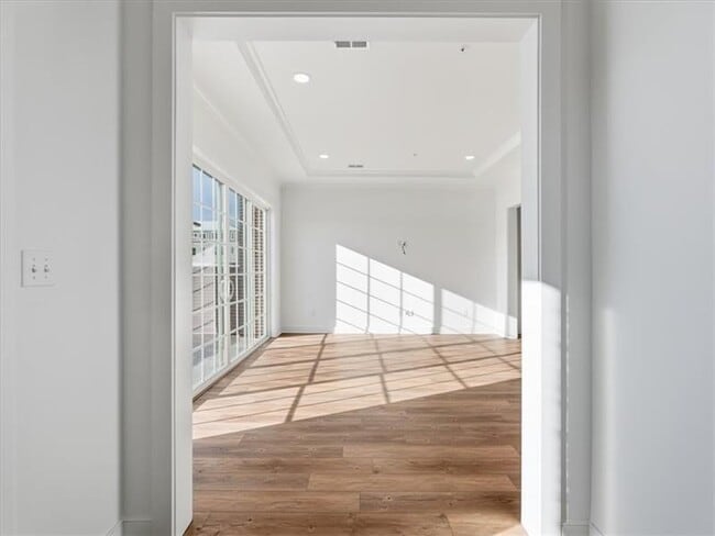 Building Photo - 302 Highbridge Ln