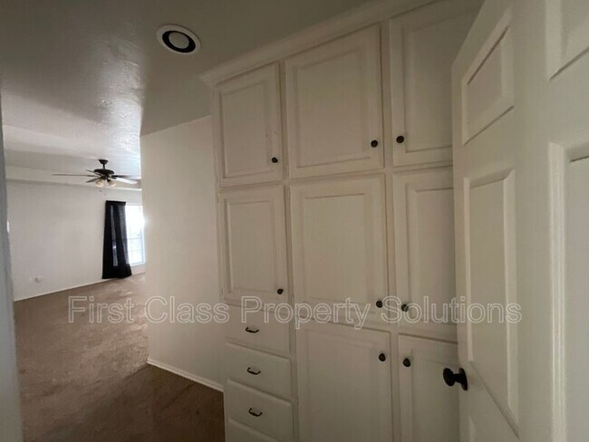 Foto del edificio - 2206 Barton St