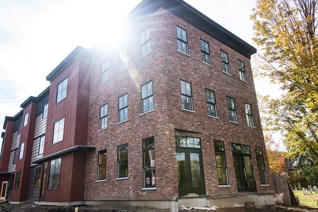 Building Photo - 20 Jolina Ct