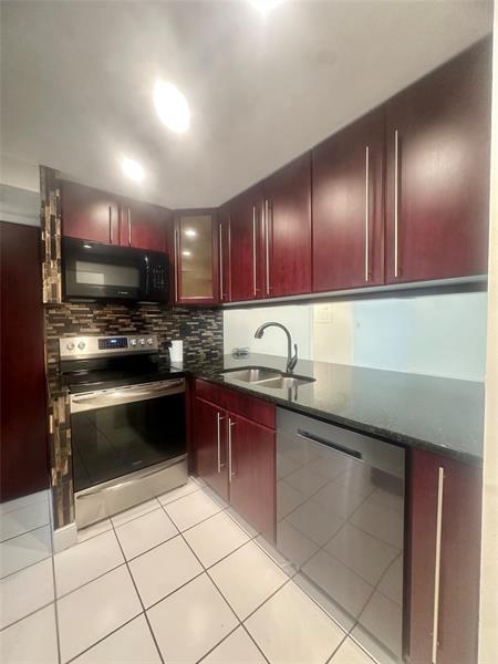 Foto del edificio - 717 Gardens Dr