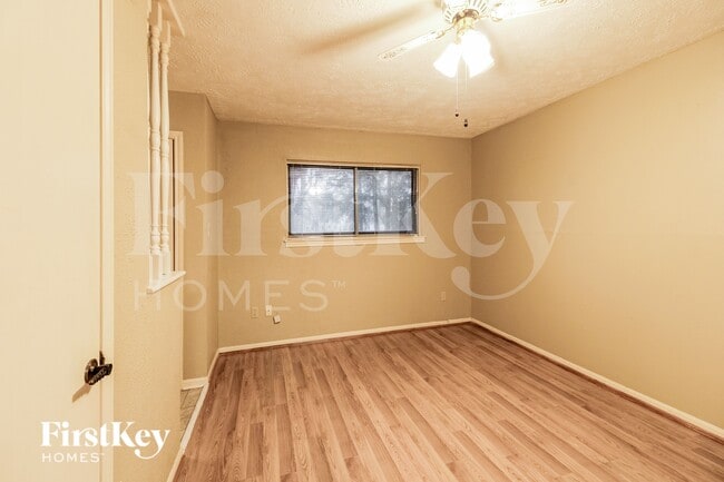 Foto del edificio - 353 Dawn Hill Dr