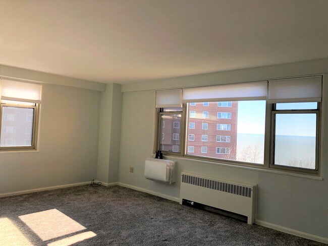 Great Room - 11820 Edgewater Dr