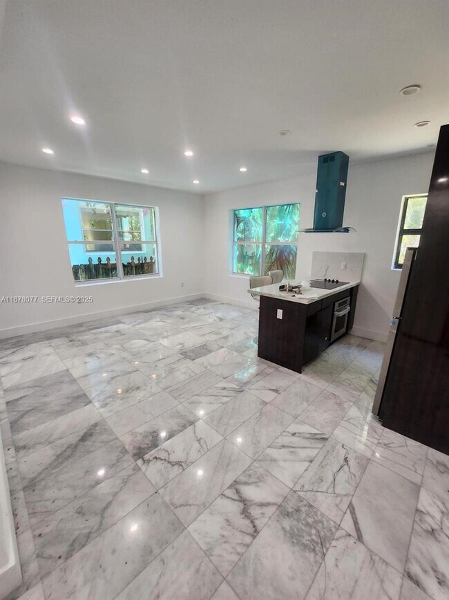 Foto del edificio - 1560 Drexel Ave