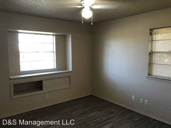 Foto del edificio - 3 br, 1.5 bath House - 108 SW 10th St.