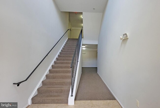 Building Photo - 12185 Abington Hall Pl