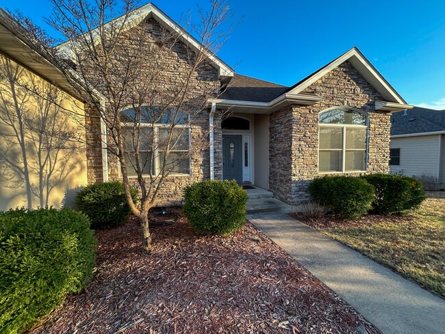 Building Photo - 4500 Thornbrook Ridge