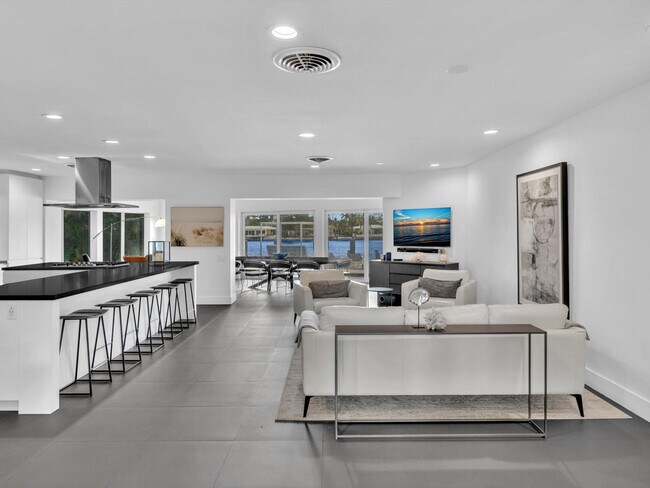 Foto del edificio - 1640 NE 43rd St