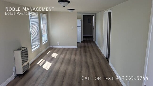 Building Photo - 134 1/2 W. 118th Place-