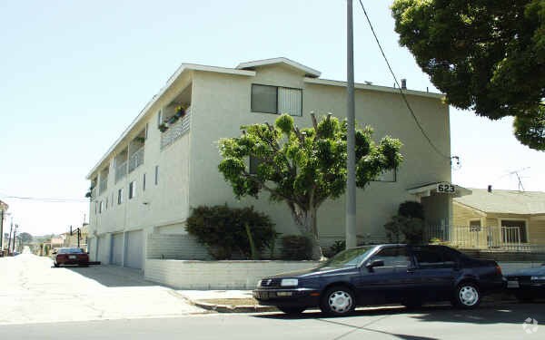 Primary Photo - 623 W 17th St