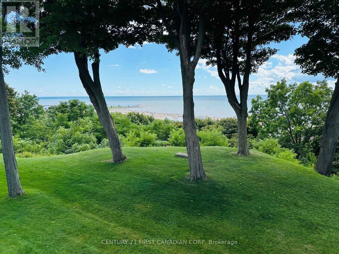 Primary Photo - 374 Front St