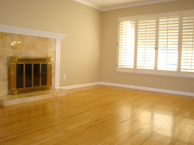Building Photo - 1050 Leo Dr