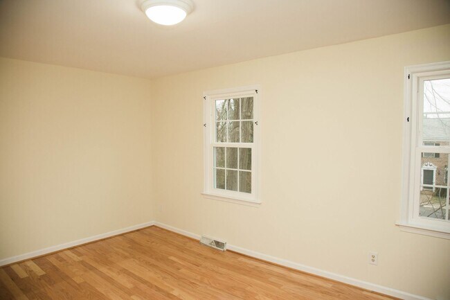 Building Photo - Two Bedroom Available off Barracks Road!