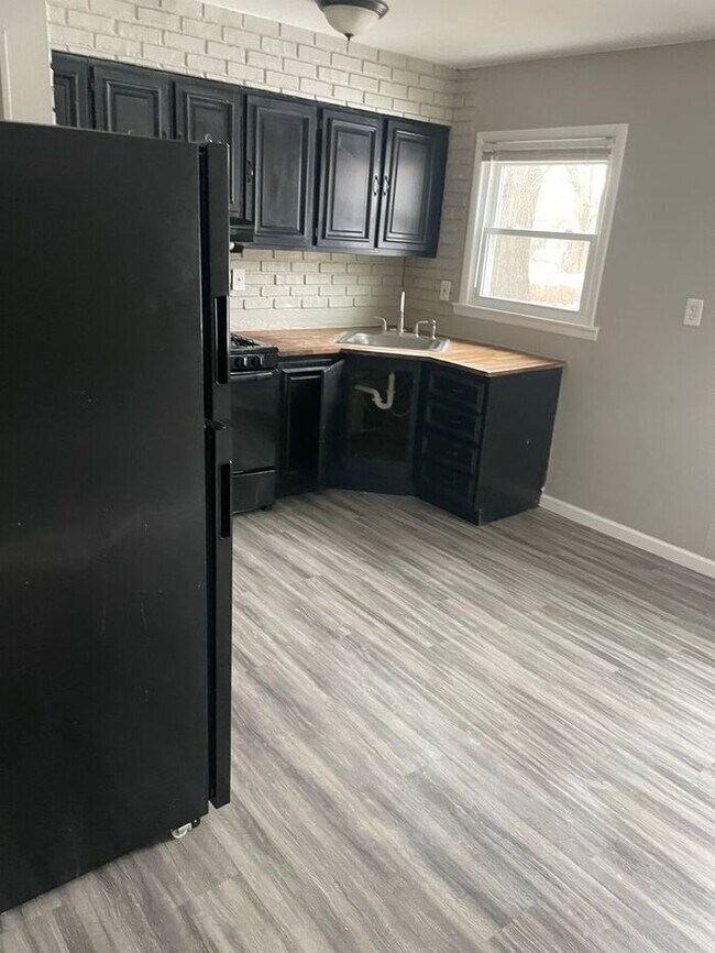 Foto del edificio - 3 Bedroom Ranch | Modern Updates & Natural Light