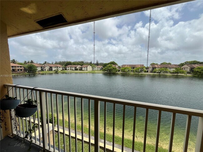 Foto del edificio - 450 NW 214th St