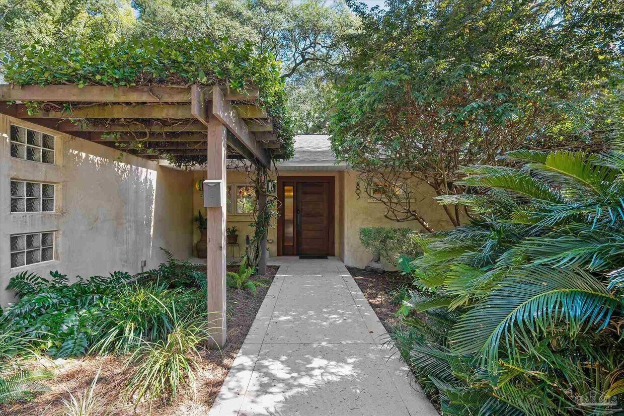 Foto principal - 2803 E Gadsden St