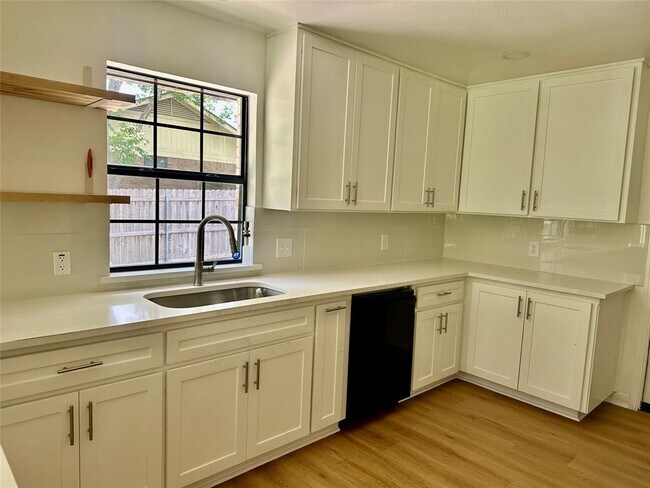 Building Photo - 1612 Buttercup Rd