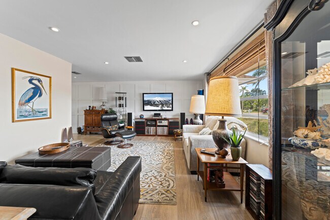 Building Photo - 410 Surf Rd