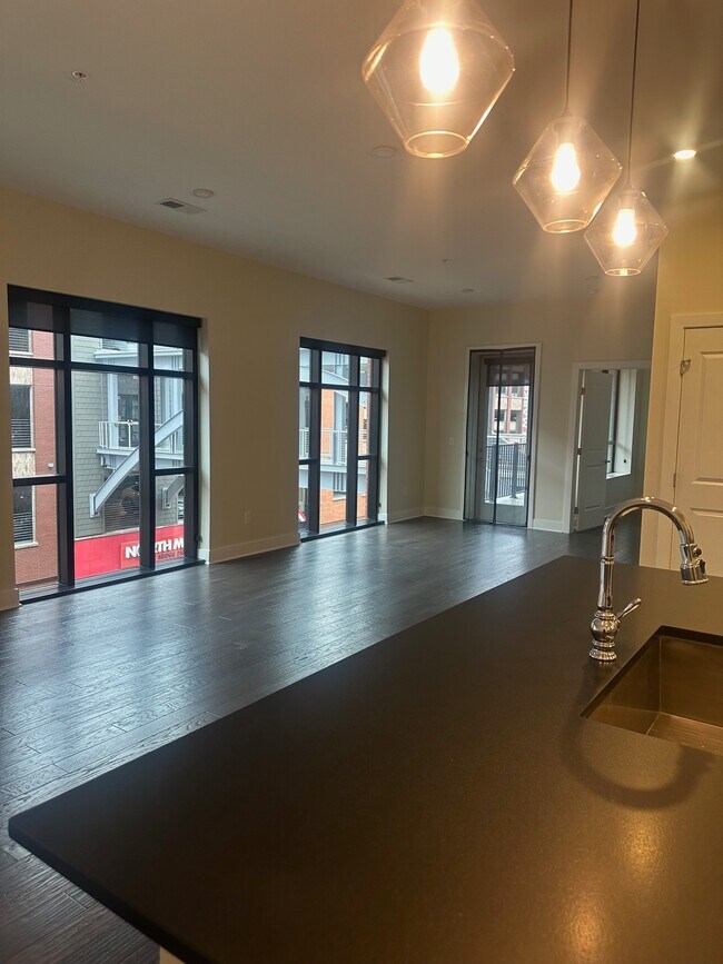 Building Photo - 6745 Longshore St