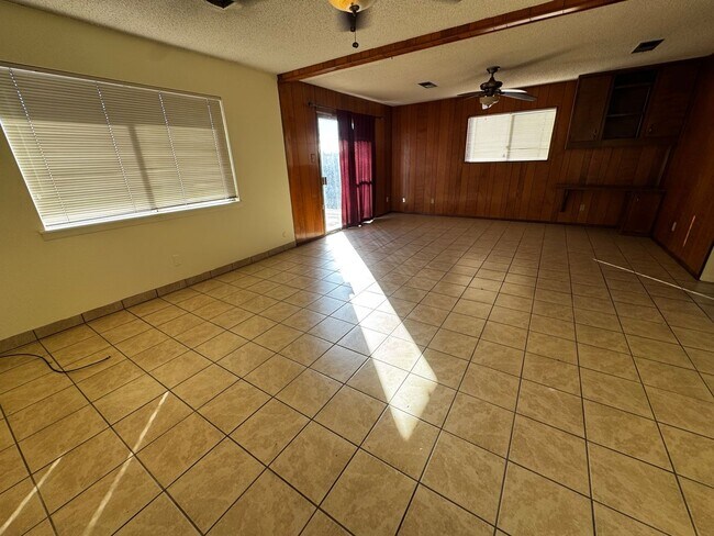 Foto del edificio - Mid-century Modern Heights Home