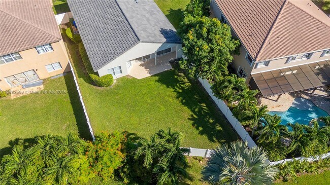 Foto del edificio - 16762 NW 13th St