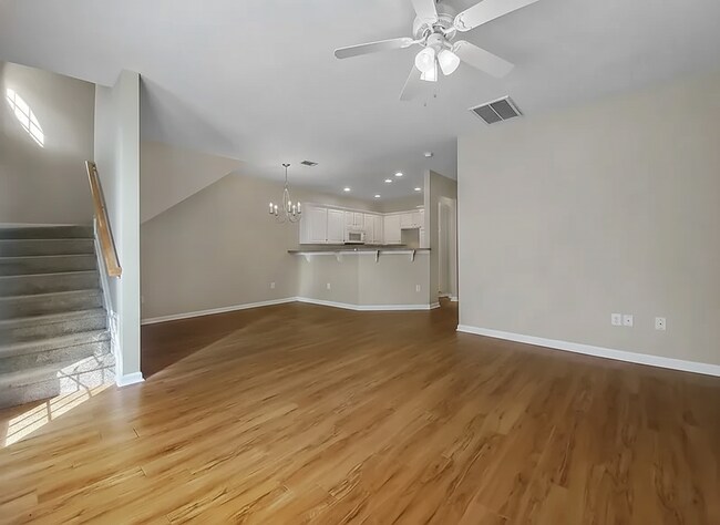 Foto del edificio - 412 Bridgewood Ct