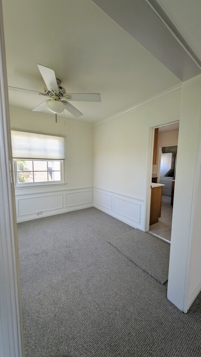 Building Photo - 8421 Waring Ave