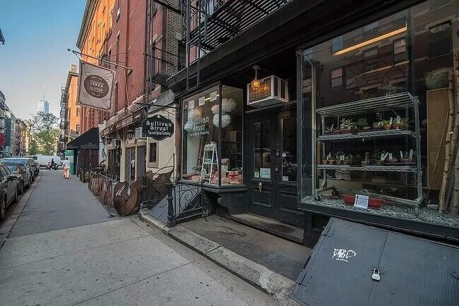 Foto del edificio - 224 Sullivan St