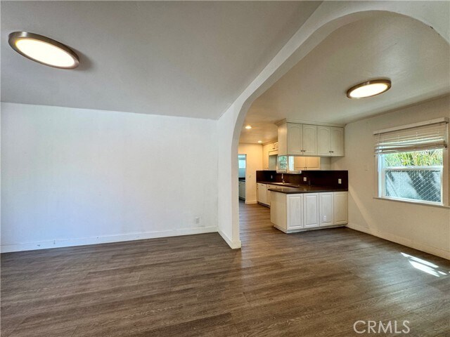 Foto del edificio - 3052 Burton Ave