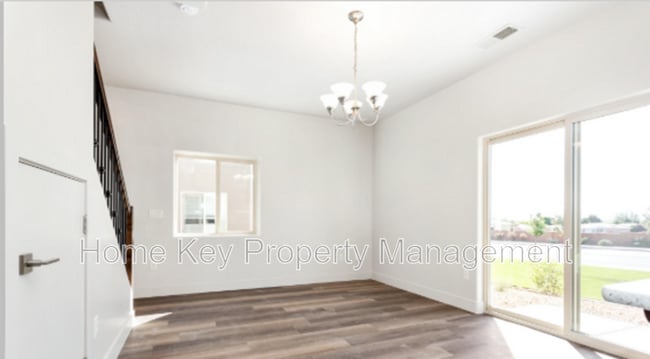 Building Photo - 2675 E 450 N