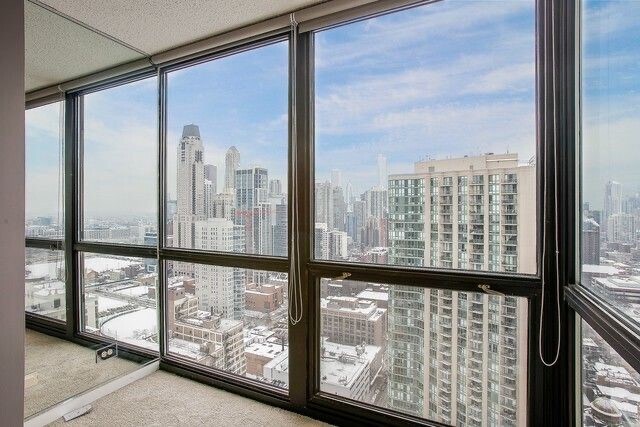 Building Photo - 1122 N Clark St